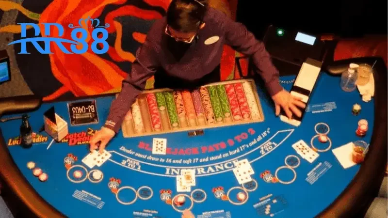 Mẹo Baccarat hay chơi được các chuyên gia gạo cội chia sẻ